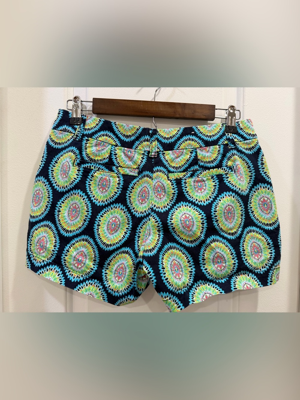 crown & ivy Geometric Starburst Shorts Size 2P - Picture 2 of 12